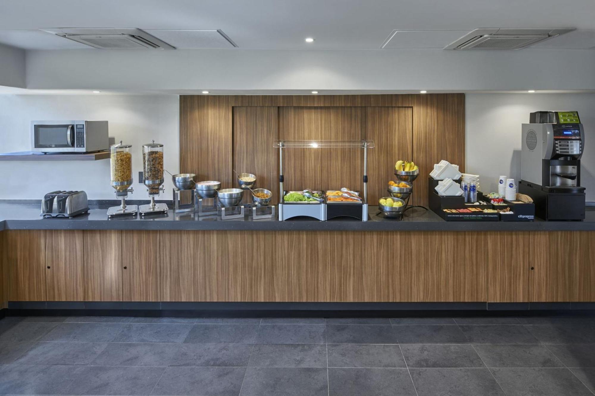 City Express By Marriott Irapuato Norte Екстер'єр фото