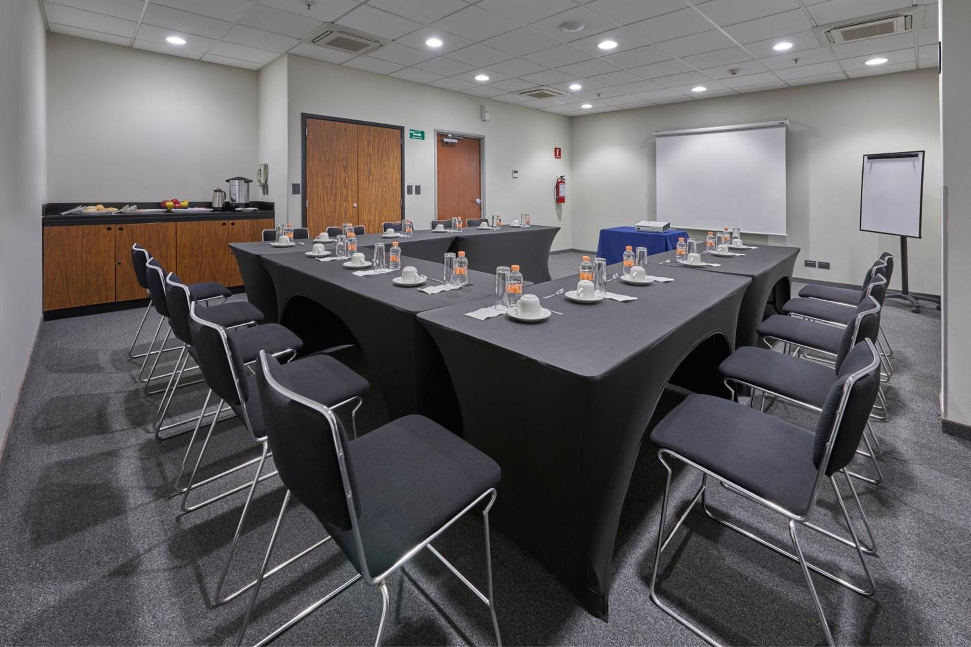 City Express By Marriott Irapuato Norte Екстер'єр фото
