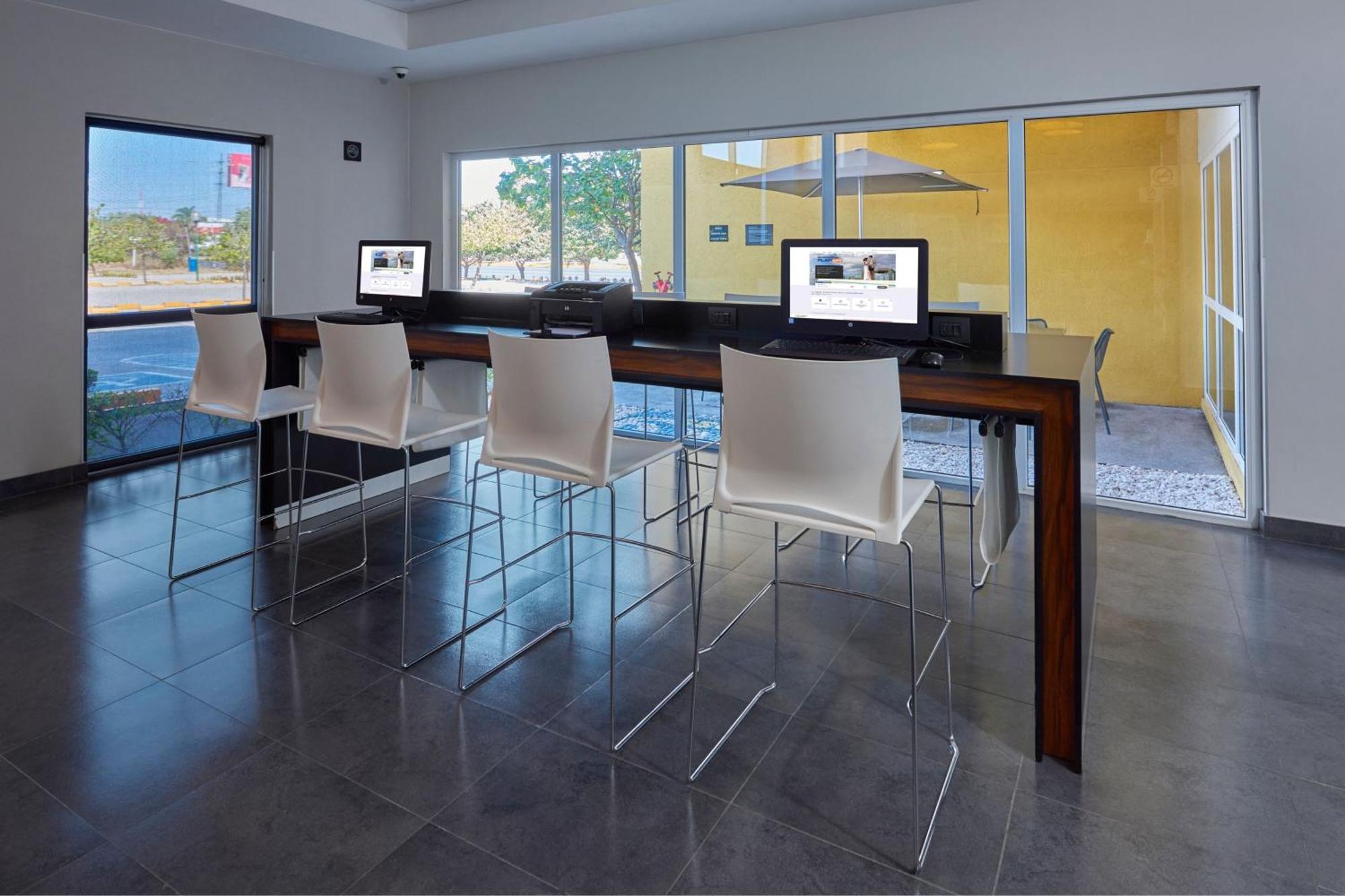 City Express By Marriott Irapuato Norte Екстер'єр фото