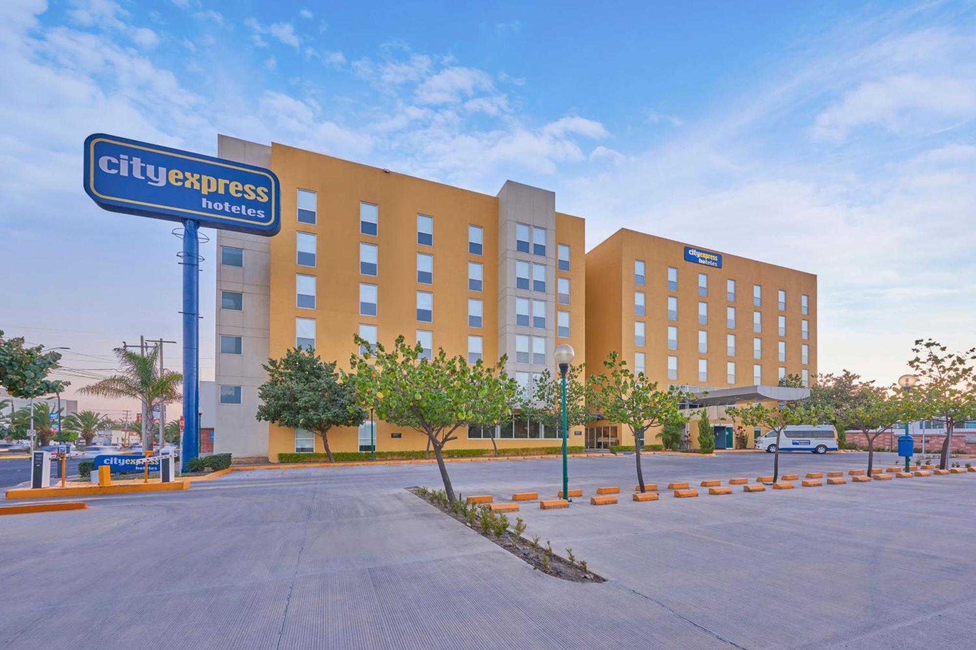 City Express By Marriott Irapuato Norte Екстер'єр фото